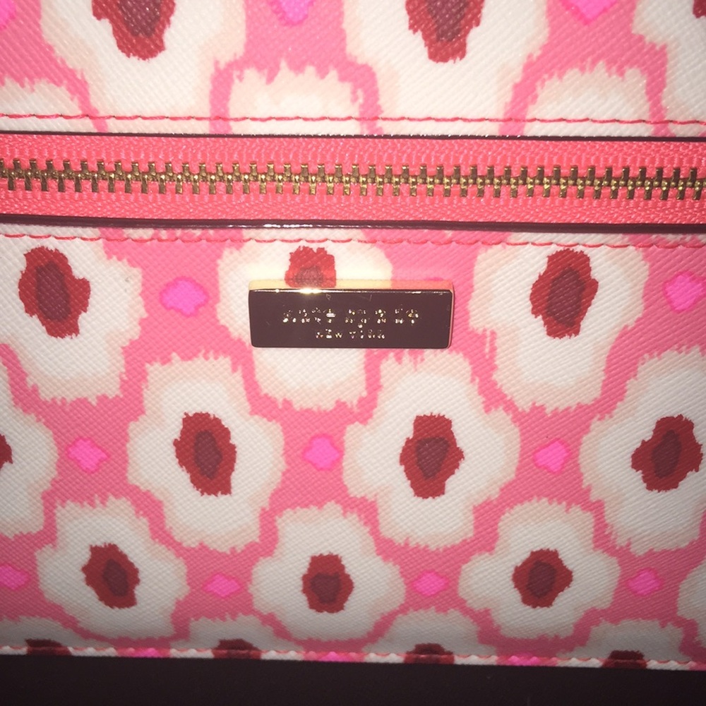 🎒👛🎒Kate Spade Wristlet🎒👛🎒 - Picture 3 of 5